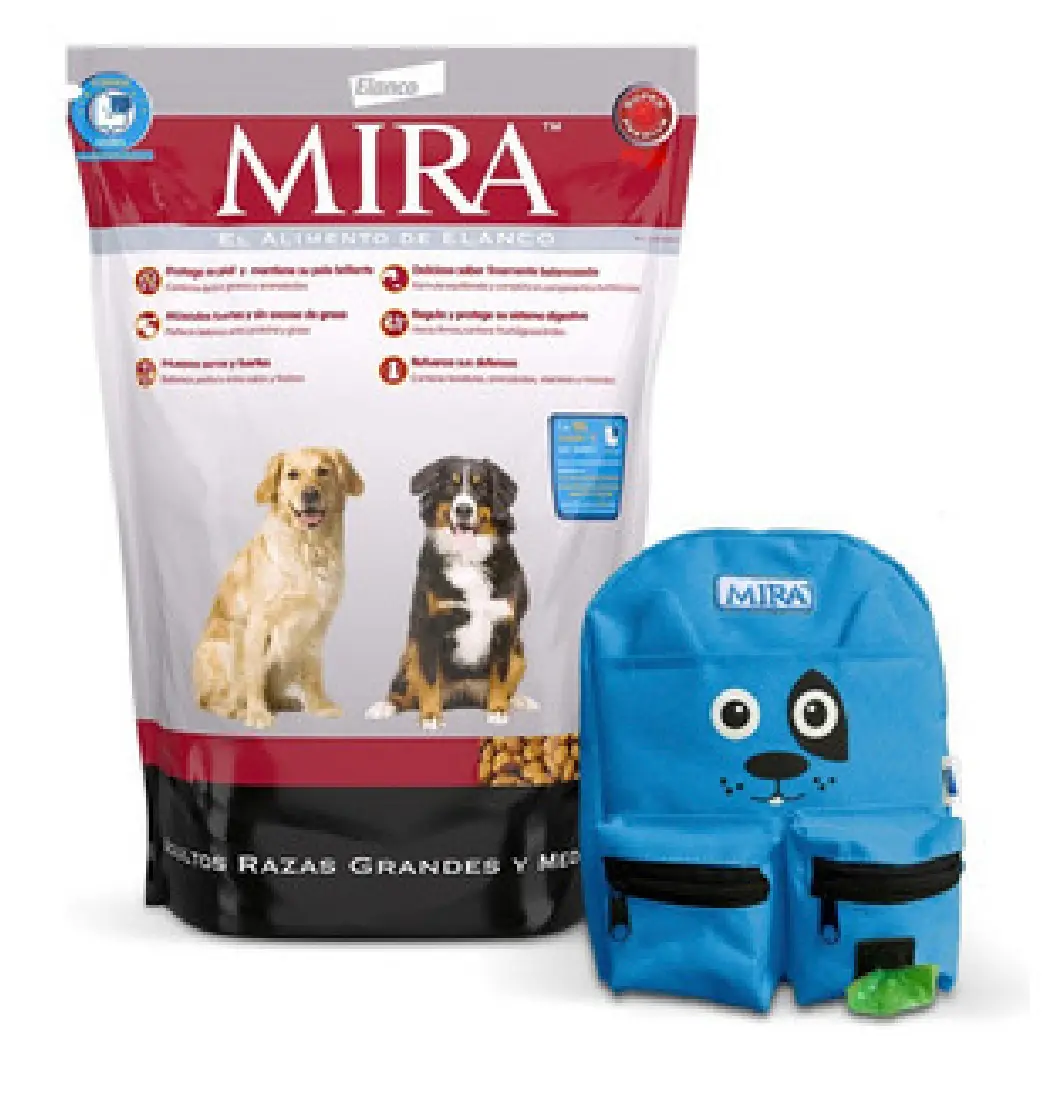 mira-mochila-azul-croquetas-perro-gato